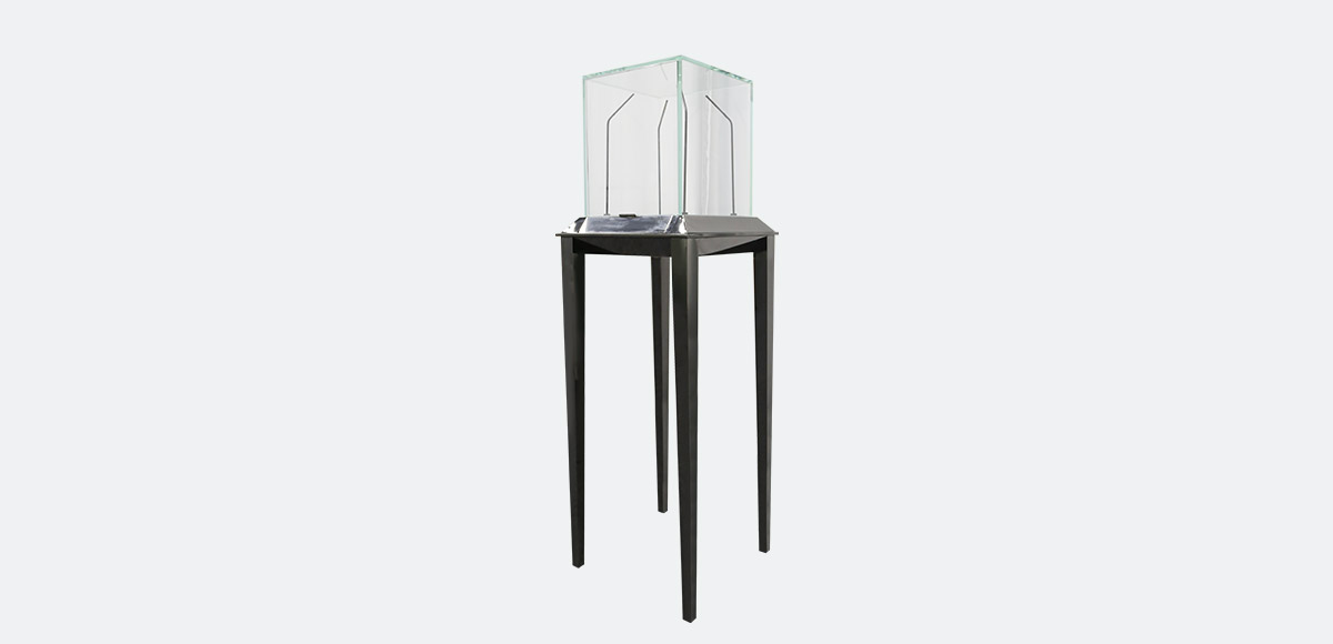 luxury Piano paint jewelry tower window display showcases with lights